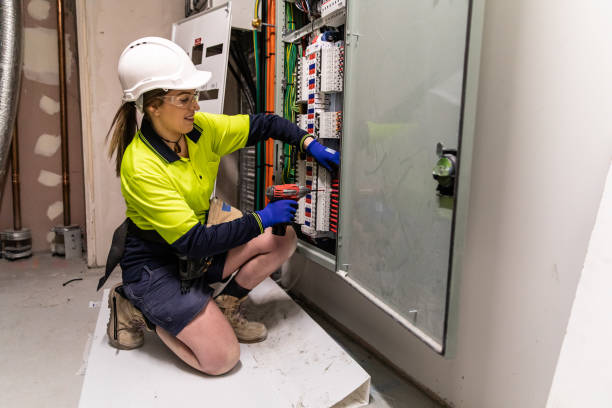 Best Electrical Troubleshooting Services  in Streamwood, IL
